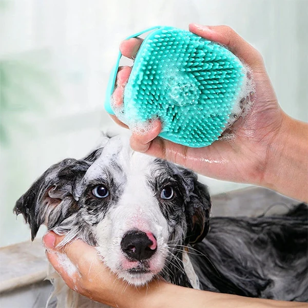 [6997963613436] Petzz Hazneli Silikon Kedi ve Köpek Banyo Şampuan Fırçası
